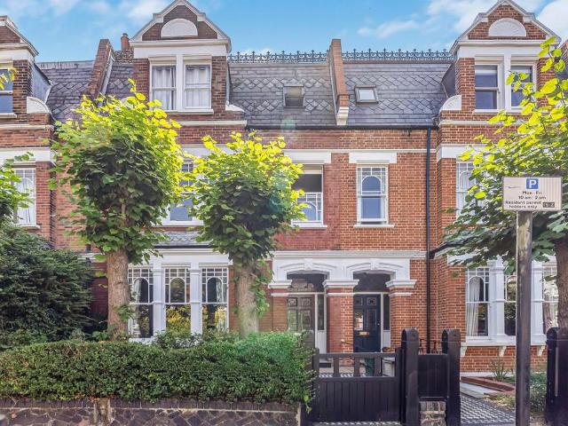 House for sale in London Borough of Islington, Greater London