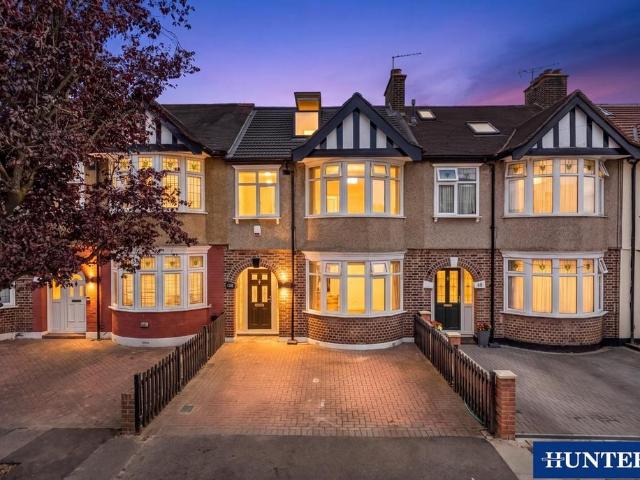 House for sale in London Borough of Redbridge, Greater London