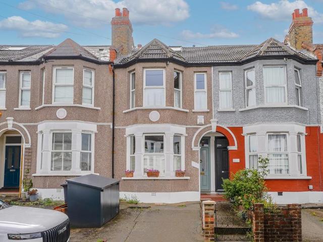House for sale in London Borough of Lewisham, Greater London