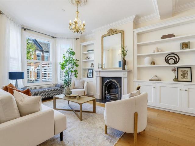 House for sale in Clapham Junction, Greater London