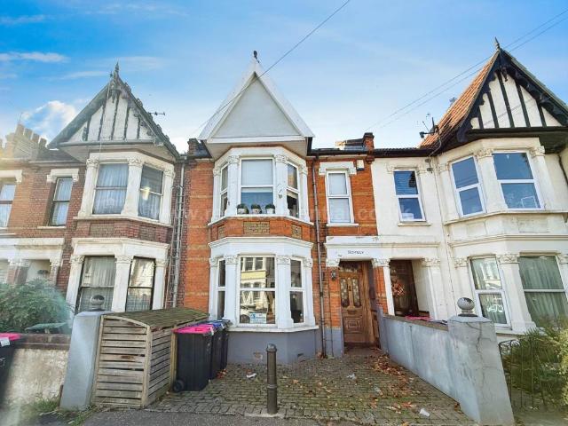 House for sale in Milton, Alton Barnes