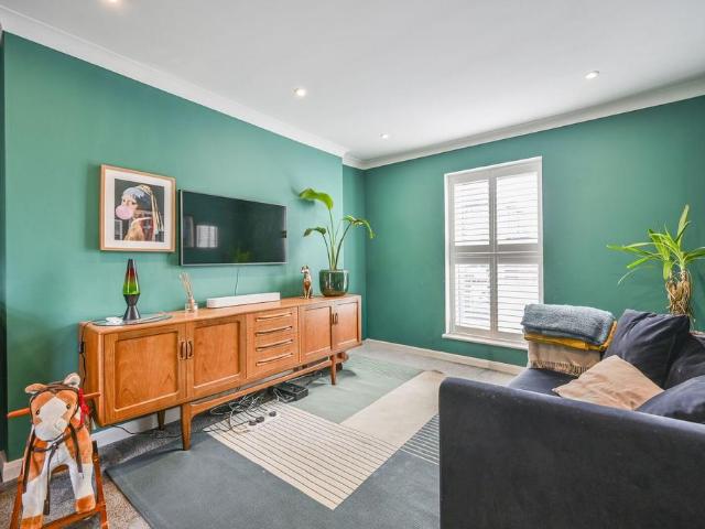 House for sale in Upper Walthamstow, Greater London