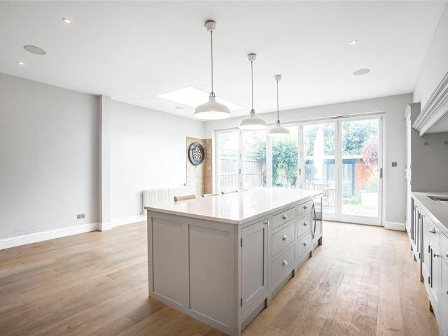 House for sale in Furzedown, Greater London