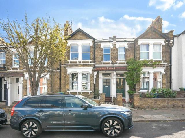 House for sale in Nunhead, Greater London