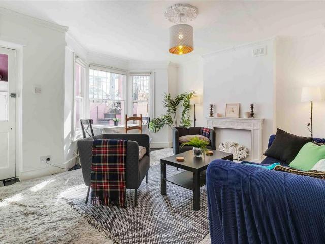 House for sale in Fulham, Walham Green