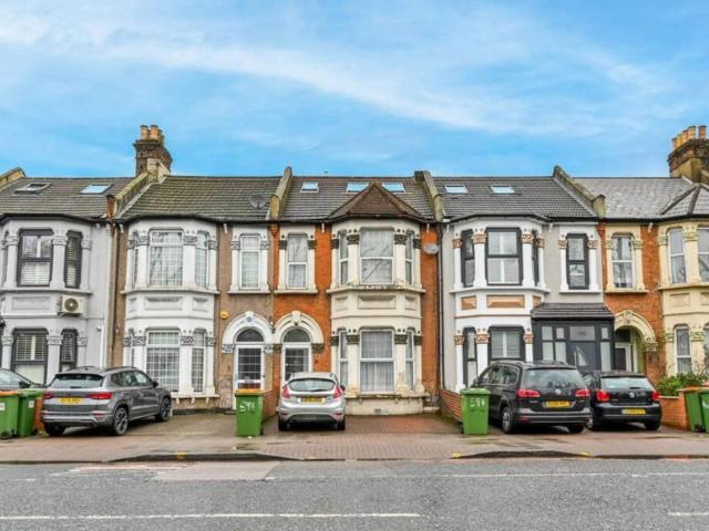 House for sale in Manor Park, Greater London