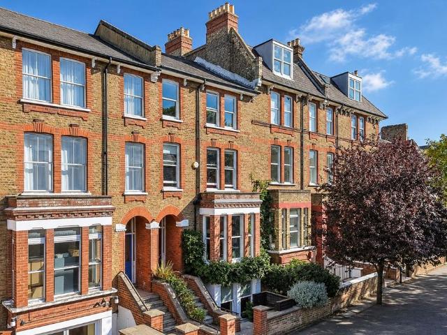 House for sale in Ferme Park, Greater London