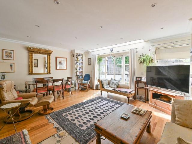 House for sale in Clapham Park, Greater London