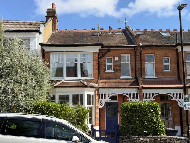 House for sale in Fortis Green, Greater London