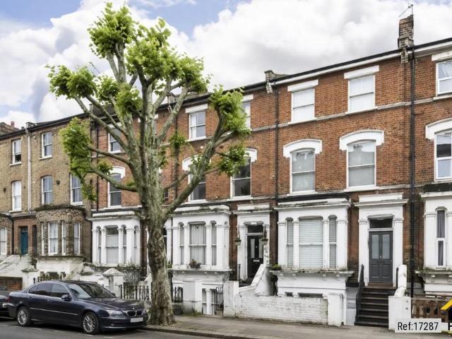Flat for sale in West Hampstead, Greater London