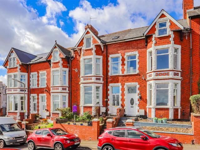 House for sale in The Knap, Barry