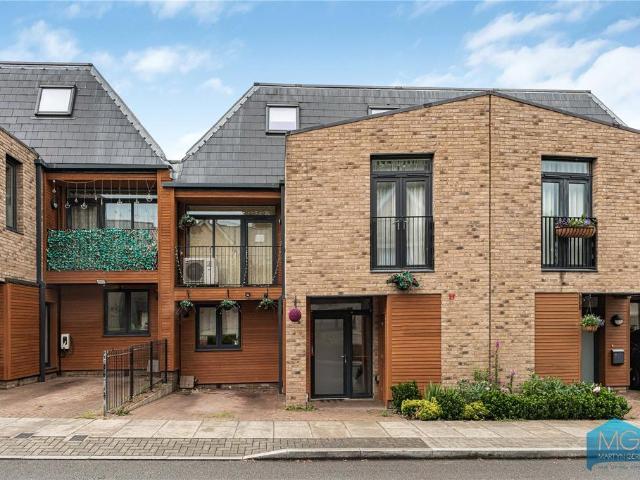House for sale in High Barnet, Greater London