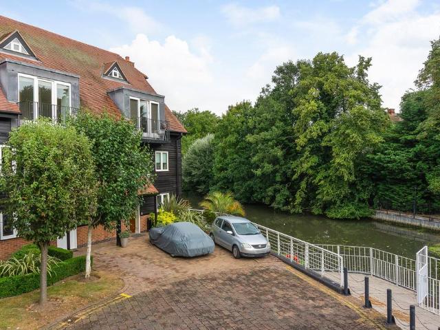 House for sale in London Borough of Hounslow, Greater London