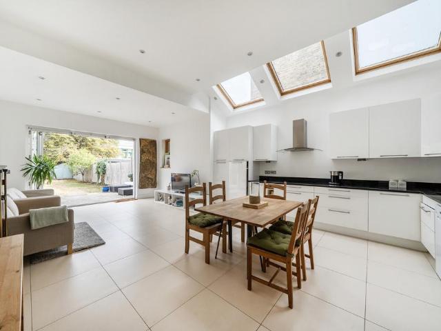 House for sale in Southfields, Greater London