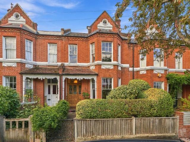 House for sale in Clapham Park, Greater London