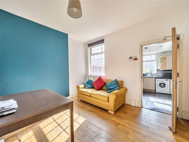 House for sale in Crewton, East Midlands