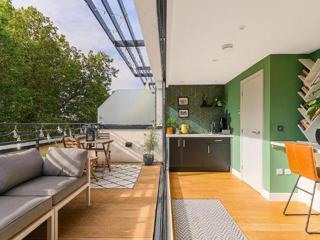 House for sale in Wapping Wharf, Bristol