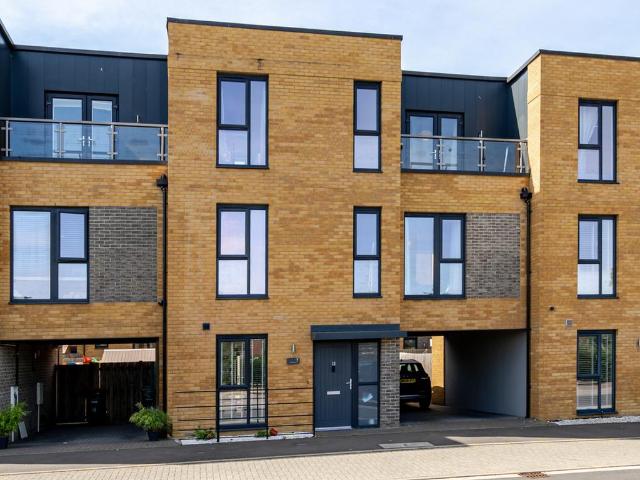 House for sale in Brooklands, Milton Keynes