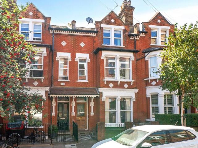 House for sale in Clapham Junction, Greater London