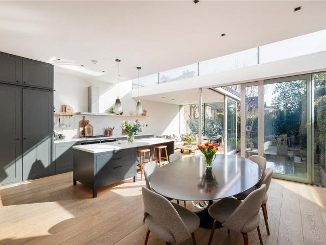 House for sale in Balham, Greater London
