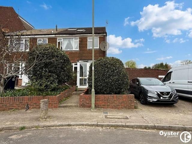 House for sale in Brunswick Park, Greater London