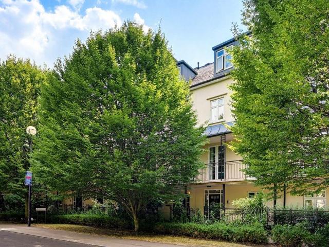 House for sale in North Sheen, Greater London