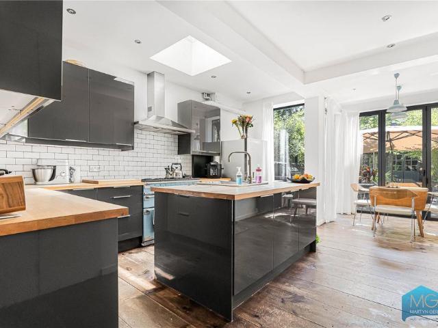 House for sale in Stroud Green, Greater London