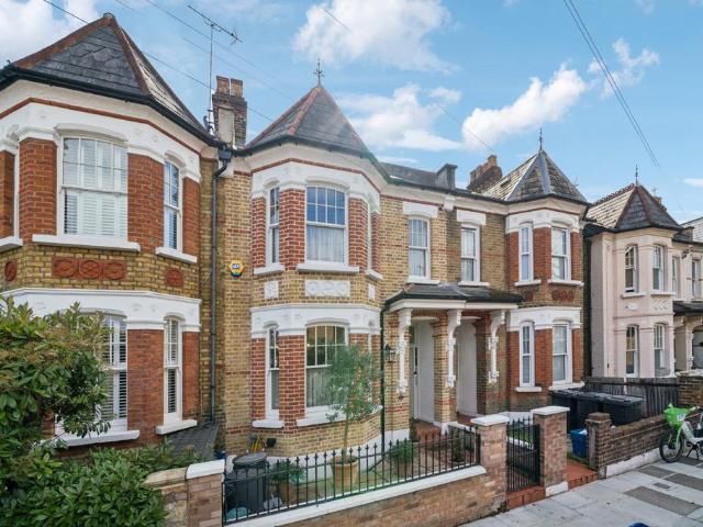 House for sale in Mortlake, Greater London