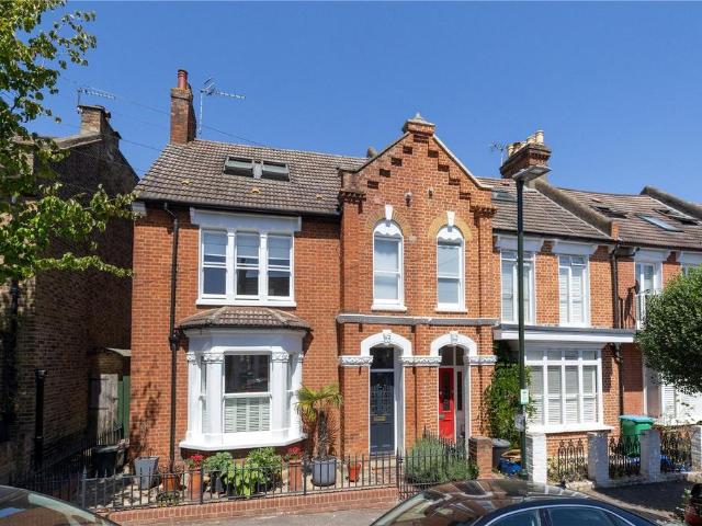 House for sale in Hampton Hill, Greater London