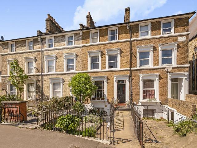 House for sale in London Borough of Lewisham, New Cross