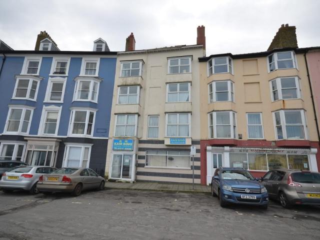 House for sale in Waun Fawr, Wales