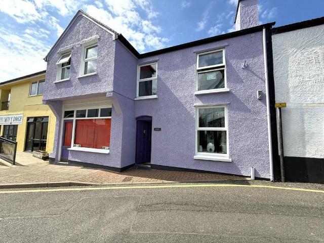 House for sale in Porth Amlwch, Amlwch