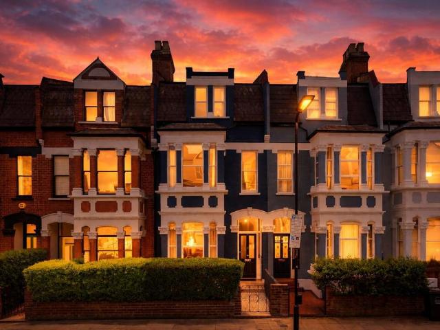 House for sale in Stoke Newington, Greater London