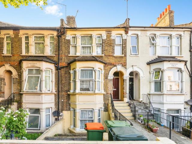 House for sale in Plaistow, Greater London