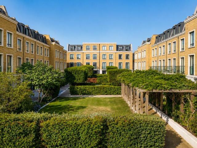House for sale in Fulham, Walham Green