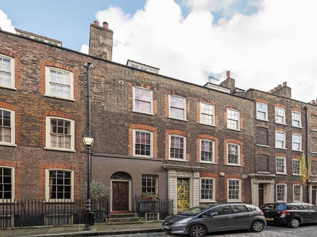 House for sale in Spitalfields, Whitechapel
