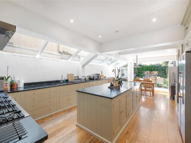 House for sale in Parson's Green, Greater London