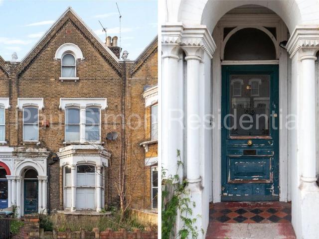 House for sale in Stroud Green, Greater London