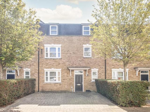 House for sale in London Borough of Wandsworth, Greater London