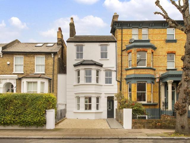 House for sale in East Dulwich, Greater London