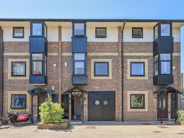 House for sale in Isle Of Dogs, Greater London