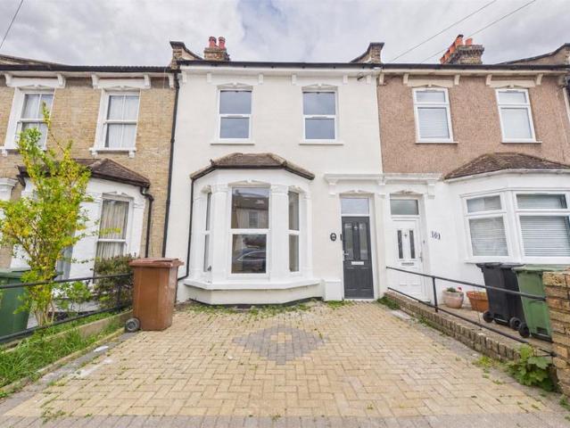 House for sale in London Borough of Lewisham, Lower Sydenham