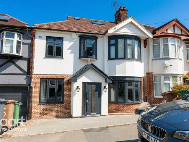 House for sale in Upper Walthamstow, Greater London