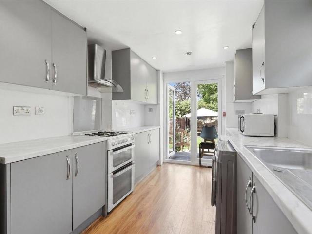 House for sale in Seven Kings, Greater London