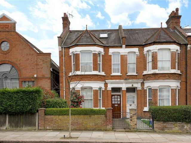 House for sale in North Kensington, Greater London