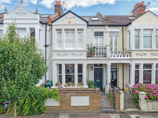 House for sale in Southfields, Greater London
