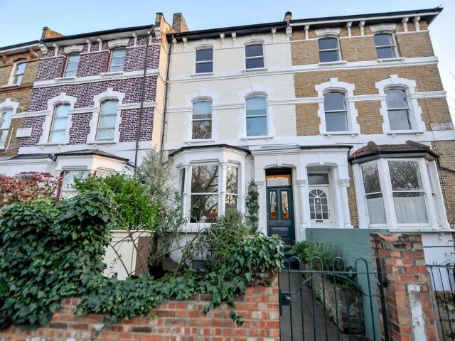 House for sale in West Hackney, Upper Clapton