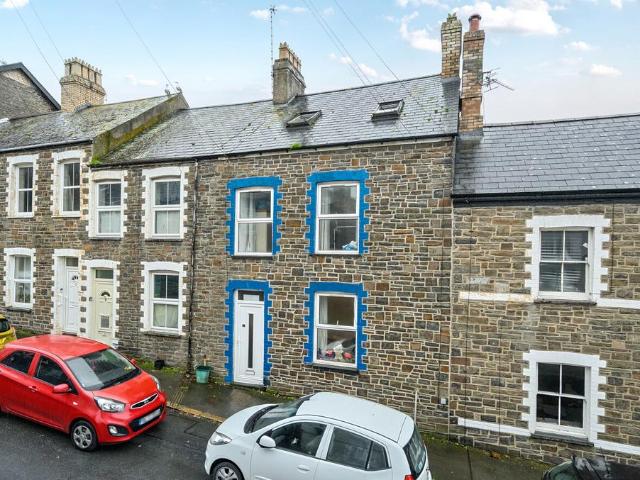 House for sale in Waun Fawr, Wales