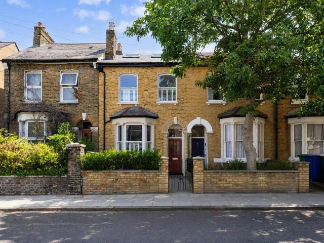 House for sale in East Dulwich, Greater London