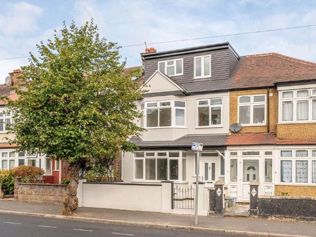 House for sale in London Borough of Merton, Mitcham